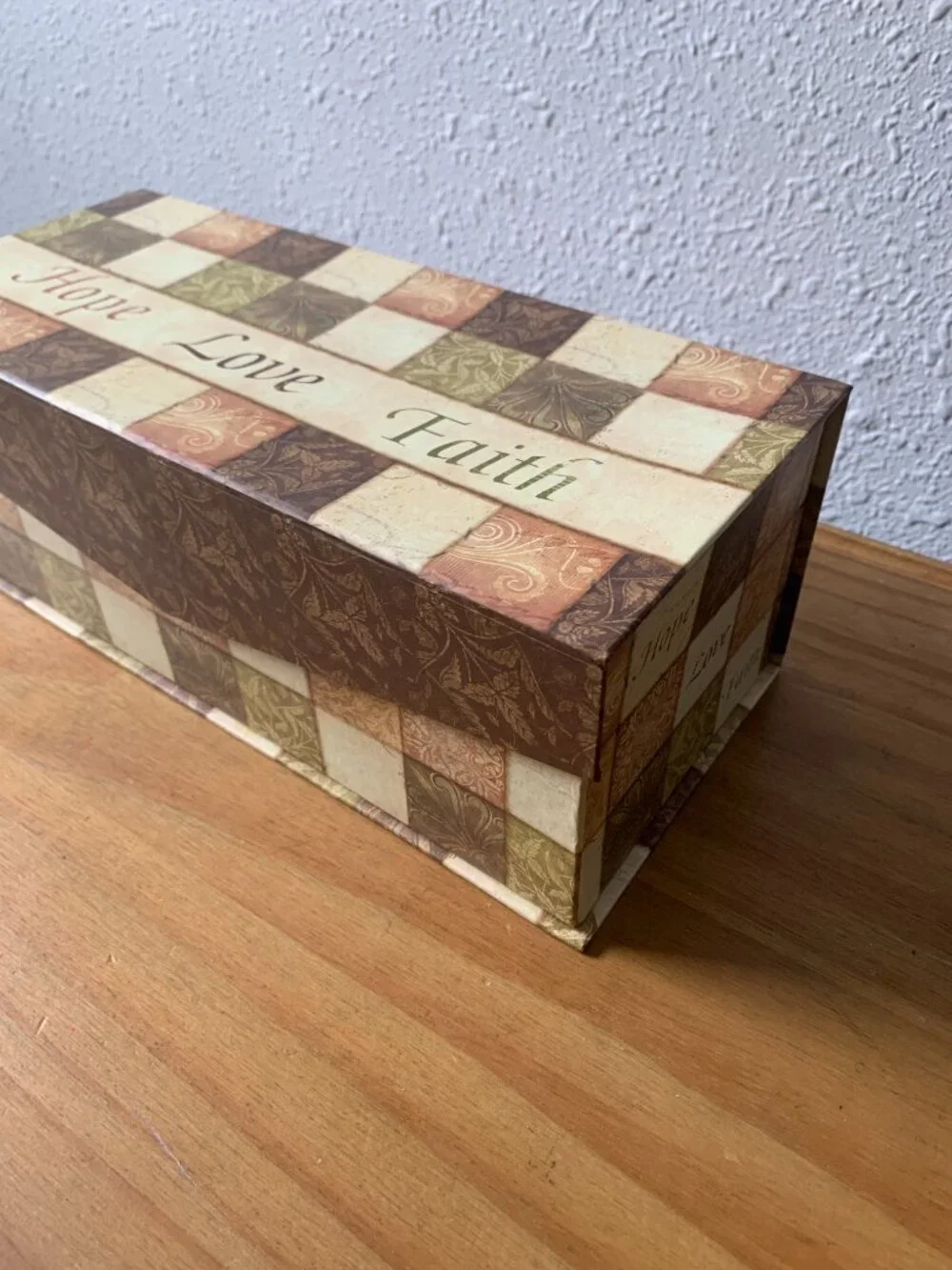 Present Company Decorative Storage Box Hope Love Faith Magnetic Closure Lid 2011
